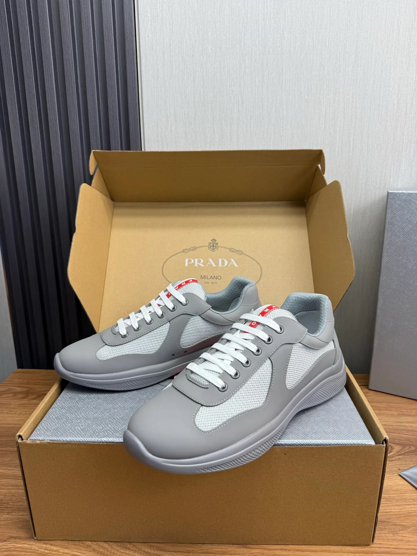 Men's shoes 640💰 [PRADA] Hot selling items🔥Must be recommended every day~~ Official website synchronized, 1:1 high quality shipments✔️ Imported cowhide fabric, rubber material + cowhide lining, original bottom, high-end airplane box packaging🎁 38-45 (38.45 custom-made, non-returnable)